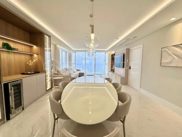 Apartamento para Locação em Balneário Camboriú/SC Centro 4 Quartos