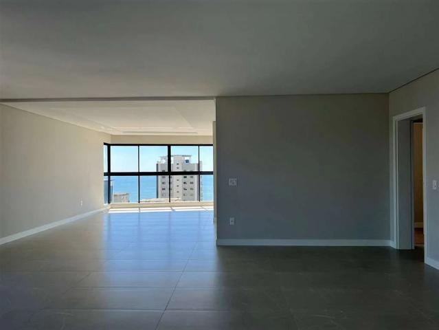 Apartamento para Locação em Balneário Camboriú/SC Centro 4 Quartos