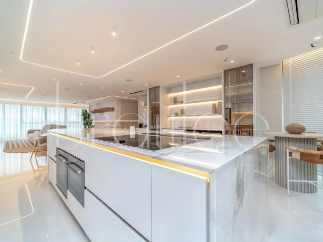 Apartamento para Locação em Balneário Camboriú/SC Centro 4 Quartos
