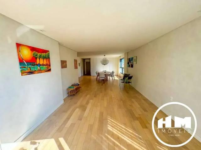 Apartamento para Locação em Balneário Camboriú/SC Centro 4 Quartos