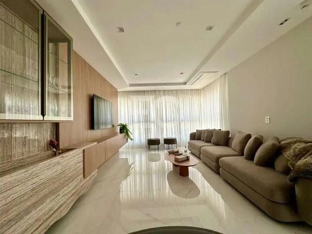 Apartamento para Locação em Balneário Camboriú/SC Pioneiros 4 Quartos