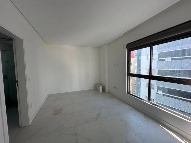 Apartamento para Locação em Balneário Camboriú/SC Pioneiros 4 Quartos