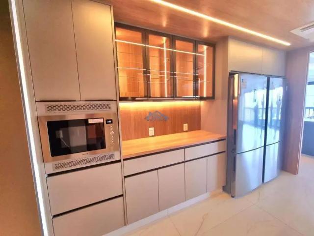 Apartamento para Locação em Barueri/SP Condomínio Centro Comercial Alphaville 4 Quartos