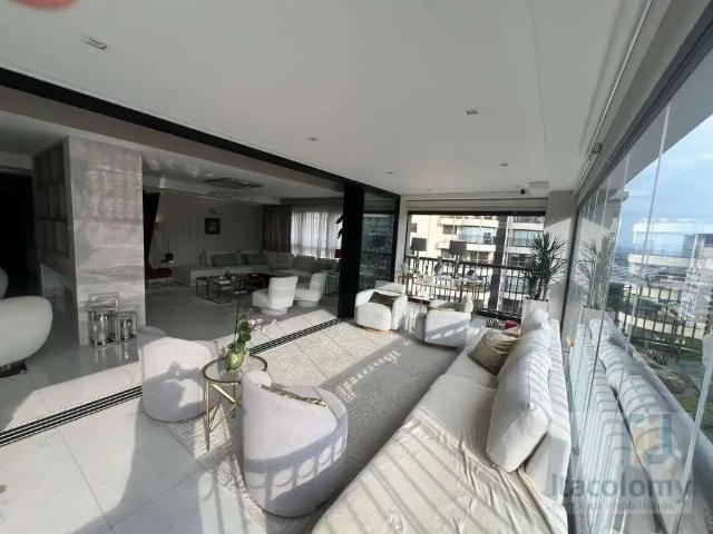 Apartamento para Locação em Barueri/SP Alphaville 4 Quartos