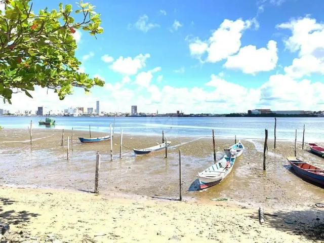 Apartamento para Locação em Barra dos Coqueiros/SE Centro 4 Quartos
