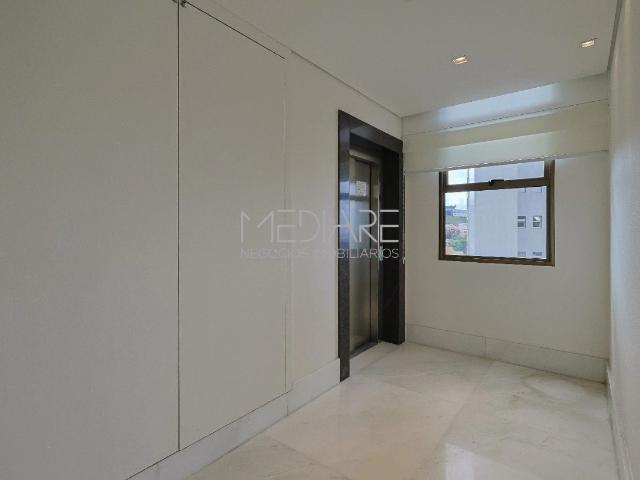 Apartamento para Locação em Belo Horizonte/MG Santa Lúcia 3 Quartos