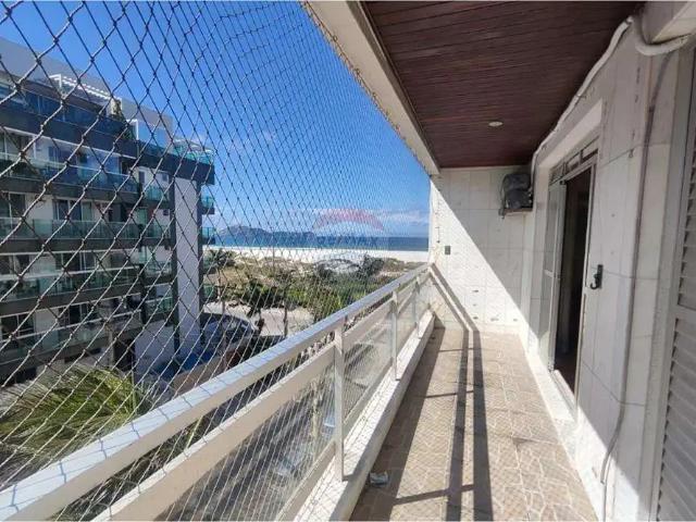 Apartamento para Locação em Cabo Frio/RJ Algodoal 2 Quartos