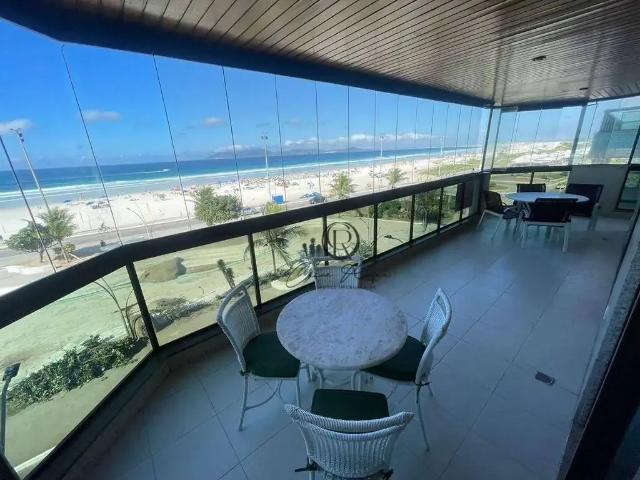 Apartamento para Locação em Cabo Frio/RJ Centro 3 Quartos
