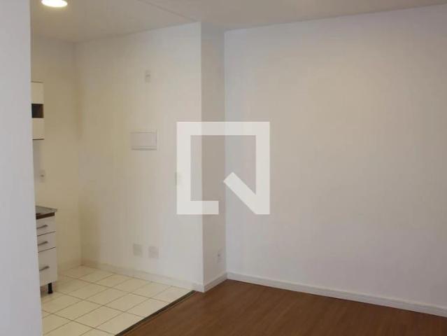 Apartamento para Locação em Cotia/SP Jardim Barbacena 2 Quartos