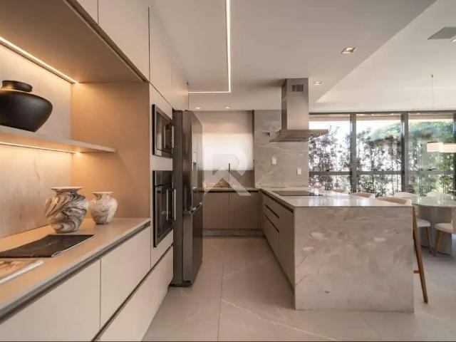 Apartamento para Locação em Curitiba/PR Água Verde 3 Quartos