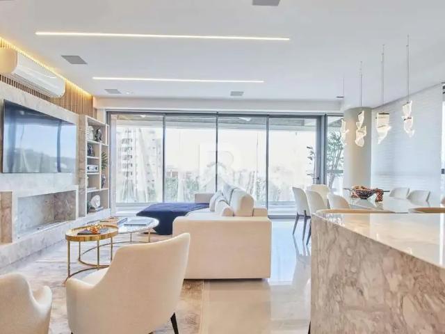 Apartamento para Locação em Curitiba/PR Água Verde 3 Quartos