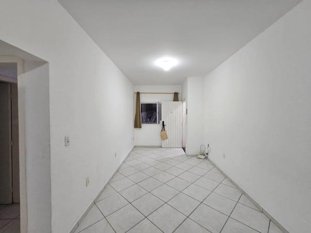 Apartamento para Locação em Florianópolis/SC Carianos 2 Quartos