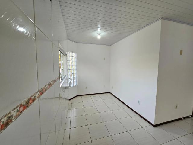 Apartamento para Locação em Florianópolis/SC Carianos 2 Quartos