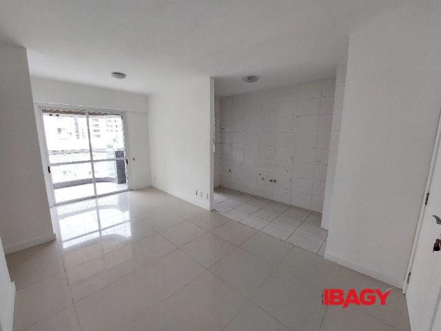 Apartamento para Locação em Florianópolis/SC Centro 2 Quartos