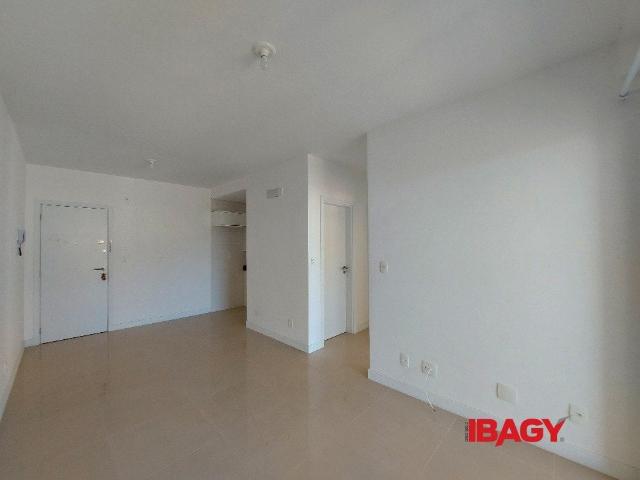 Apartamento para Locação em Florianópolis/SC Centro 2 Quartos