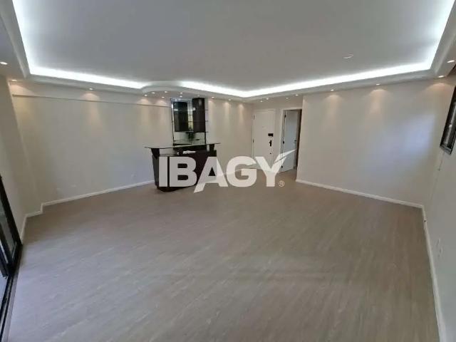 Apartamento para Locação em Florianópolis/SC Centro 2 Quartos