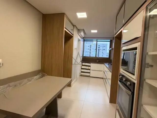 Apartamento para Locação em Florianópolis/SC Centro 4 Quartos