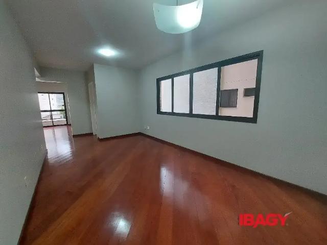 Apartamento para Locação em Florianópolis/SC Centro 4 Quartos