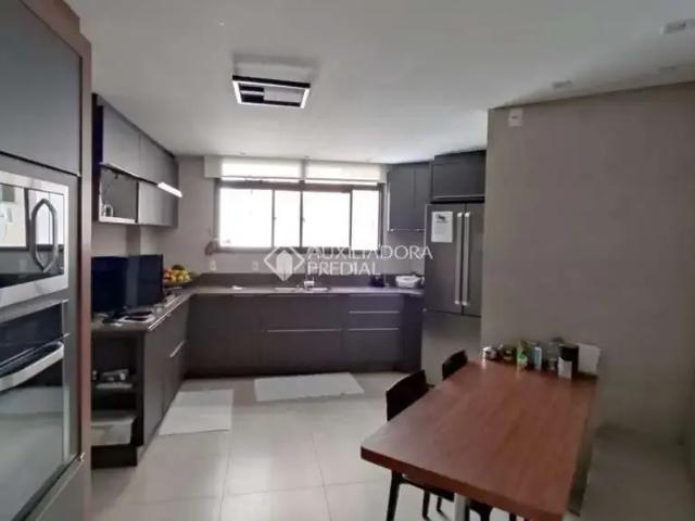 Apartamento para Locação em Florianópolis/SC Centro 4 Quartos