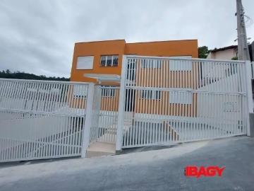 Praça Alice Roberto Piemontez - Garagem