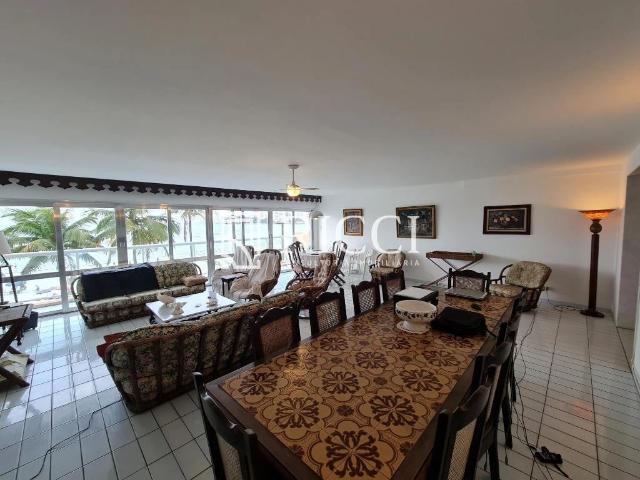 Apartamento para Locação em Guarujá/SP Pitangueiras 4 Quartos