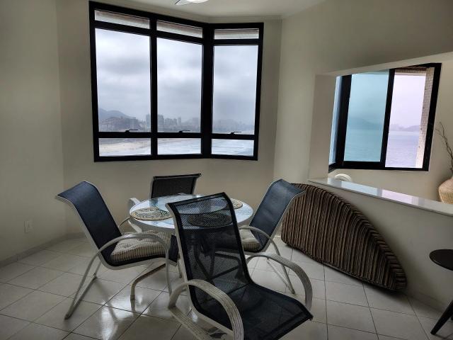 Apartamento para Locação em Guarujá/SP Pitangueiras 4 Quartos