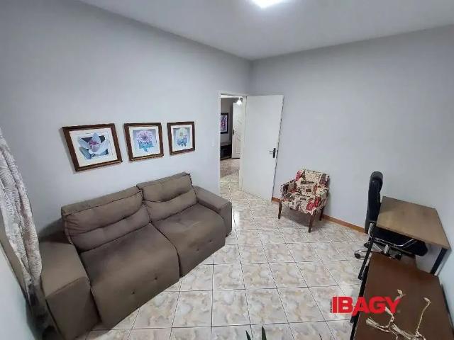 Apartamento para Locação em Palhoça/SC Barra do Aririú 3 Quartos