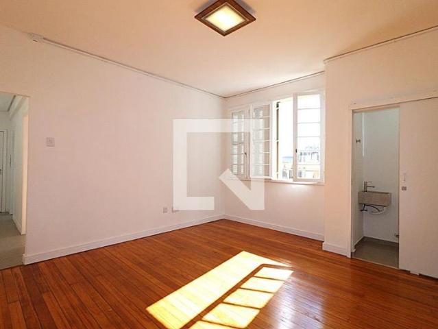Apartamento para Locação em Porto Alegre/RS Floresta 3 Quartos