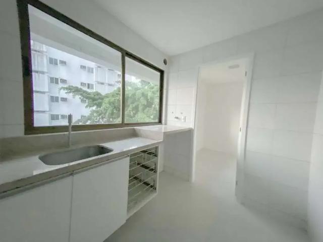 Apartamento para Locação em Recife/PE Pina 4 Quartos