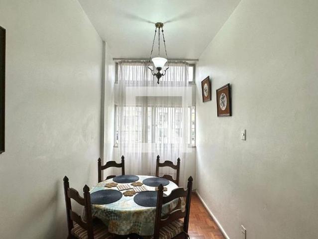 Apartamento para Locação em Rio de Janeiro/RJ Copacabana 2 Quartos