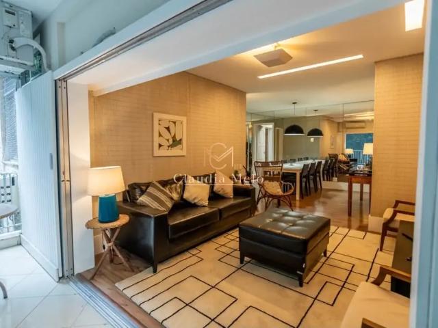 Apartamento para Locação em Rio de Janeiro/RJ Copacabana 4 Quartos