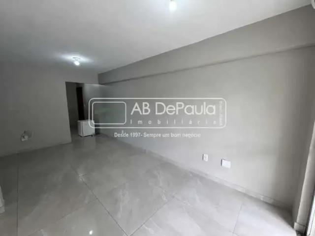 Apartamento para Locação em Rio de Janeiro/RJ Jardim Sulacap 2 Quartos