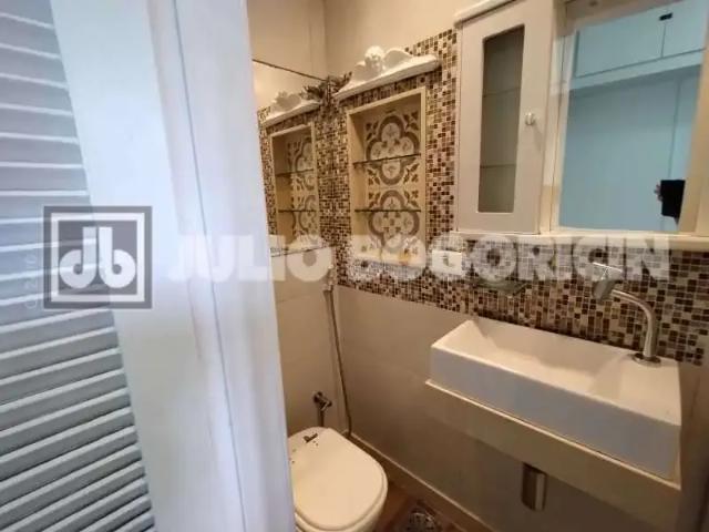 Apartamento para Locação em Rio de Janeiro/RJ Leblon 2 Quartos
