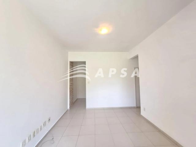 Apartamento para Locação em Rio de Janeiro/RJ Leme 2 Quartos