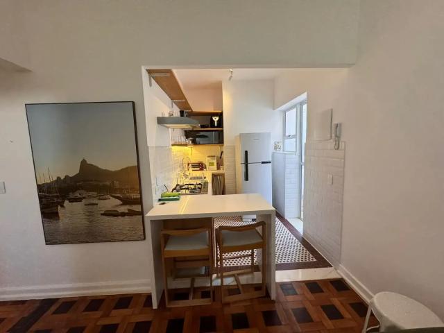 Apartamento para Locação em Rio de Janeiro/RJ Urca 2 Quartos