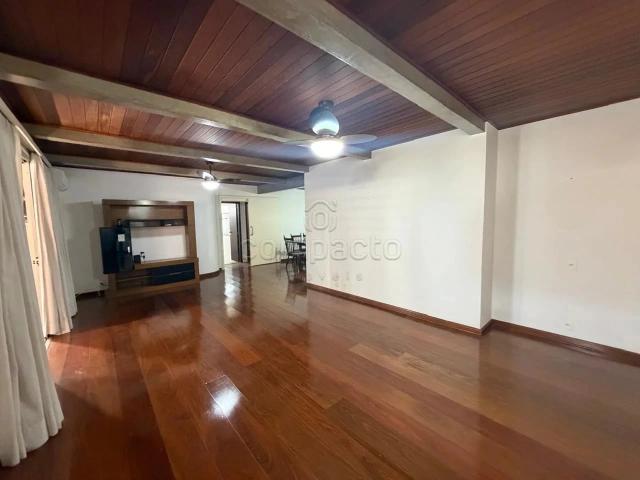 Apartamento para Locação em São José do Rio Preto/SP Centro 3 Quartos