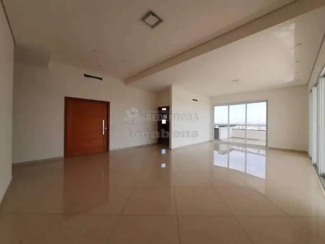 Apartamento para Locação em São José do Rio Preto/SP Vila Sinibaldi 5 Quartos