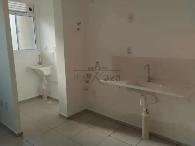Apartamento para Locação em São José dos Campos/SP Parque dos Ipês 2 Quartos