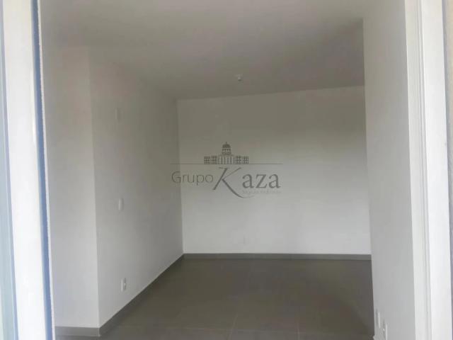 Apartamento para Locação em São José dos Campos/SP Parque Industrial 3 Quartos