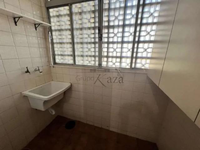 Apartamento para Locação em São José dos Campos/SP Parque Residencial Aquarius 2 Quartos