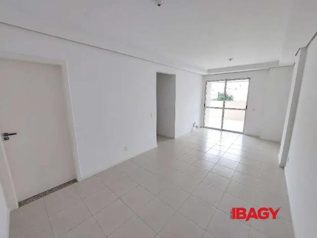Apartamento para Locação em São José/SC Campinas 3 Quartos