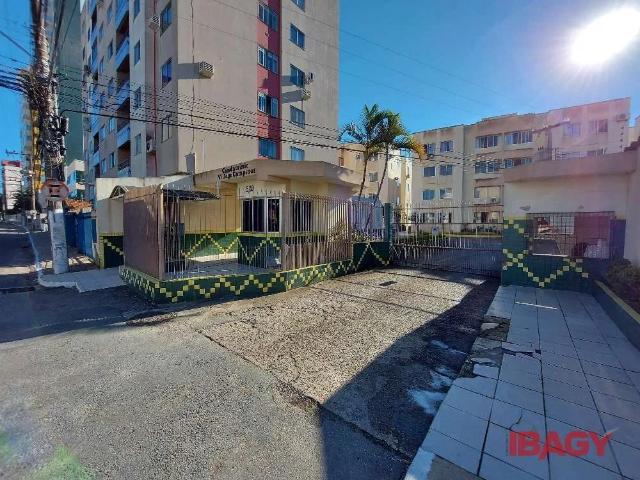 Apartamento para Locação em São José/SC Campinas 3 Quartos