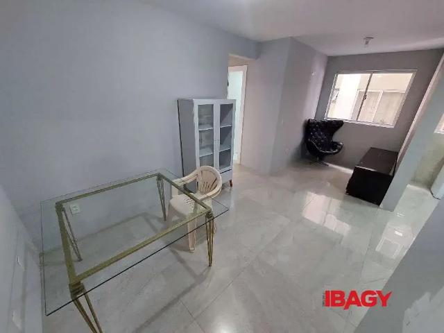 Apartamento para Locação em São José/SC Serraria 2 Quartos