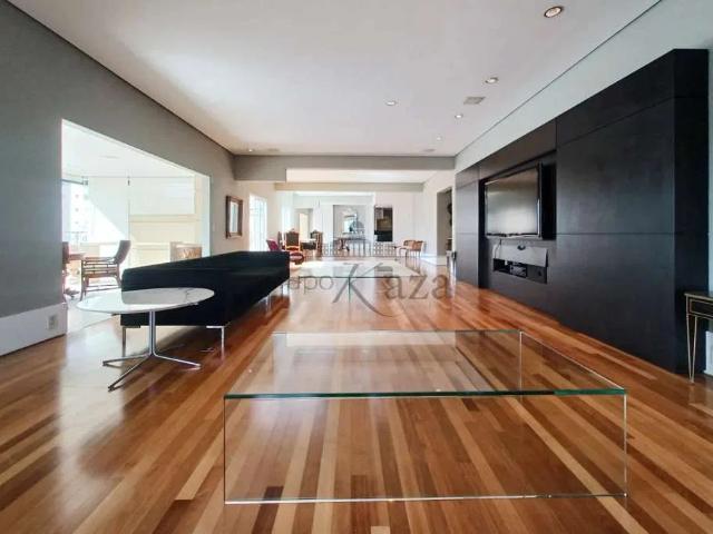 Apartamento para Locação em São Paulo/SP Vila Nova Conceição 5 Quartos