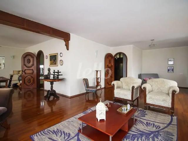 Apartamento para Locação em São Paulo/SP Aclimação 4 Quartos