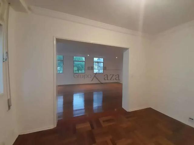 Apartamento para Locação em São Paulo/SP Jardim América 3 Quartos