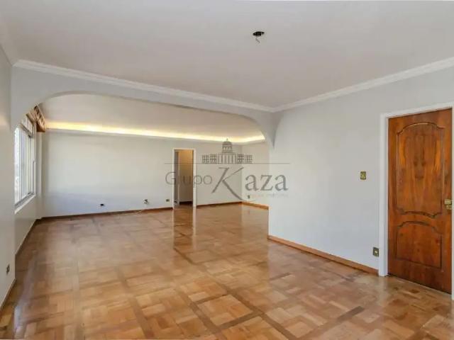 Apartamento para Locação em São Paulo/SP Jardim América 3 Quartos