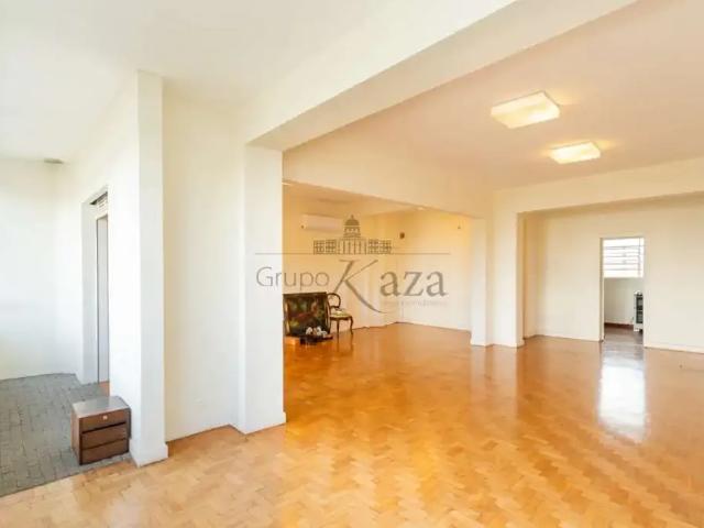 Apartamento para Locação em São Paulo/SP Jardim Europa 2 Quartos