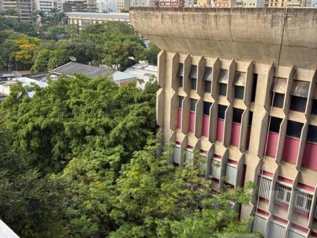 Apartamento para Locação em São Paulo/SP Jardim Europa 3 Quartos