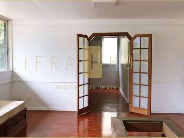 Apartamento para Locação em São Paulo/SP Jardim Europa 3 Quartos